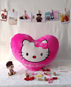 Gối trái tim Hello Kitty TBGKT1